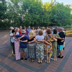 Благополучатели Пункта здоровья принимают участие в подготовке к фестивалю «Хороводы России»