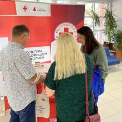 Волонтеры отделения приняли участие в донорской акции в Службе крови