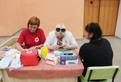 Специалисты отделения выезжают в подразделения УФСИН и рассказывают о профилактике ВИЧ-инфекции